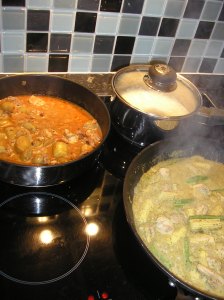 Looking good! Left ~ Chicken Massaman; top right ~ sticky rice; bottom right ~ Thai green curry (with extra chillis)