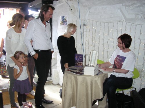 "Queuing out the door." (Joff's caption for this ace photo!)